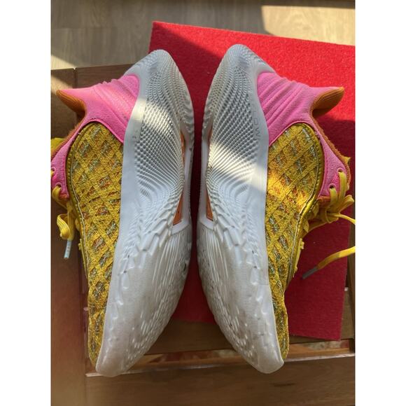 Under Armour Curry 9 Flow Sesame Street Sneakers 6 Y Womens 8 Yellow White pink - Picture 4 of 11